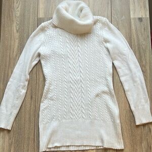 WHBM Very Good Condition  Cream Long turtleneck sweater